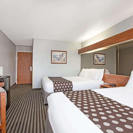 Microtel Inn & Suites By Wyndham Garland/Dallas Екстериор снимка
